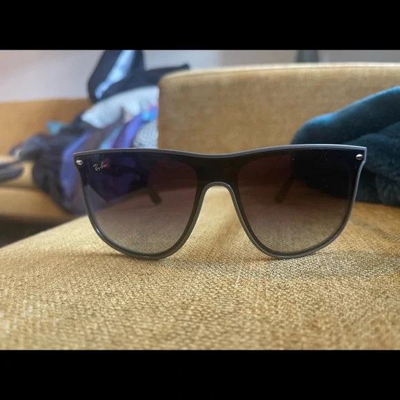 RayBan Sunglasses - Picture 6 of 7
